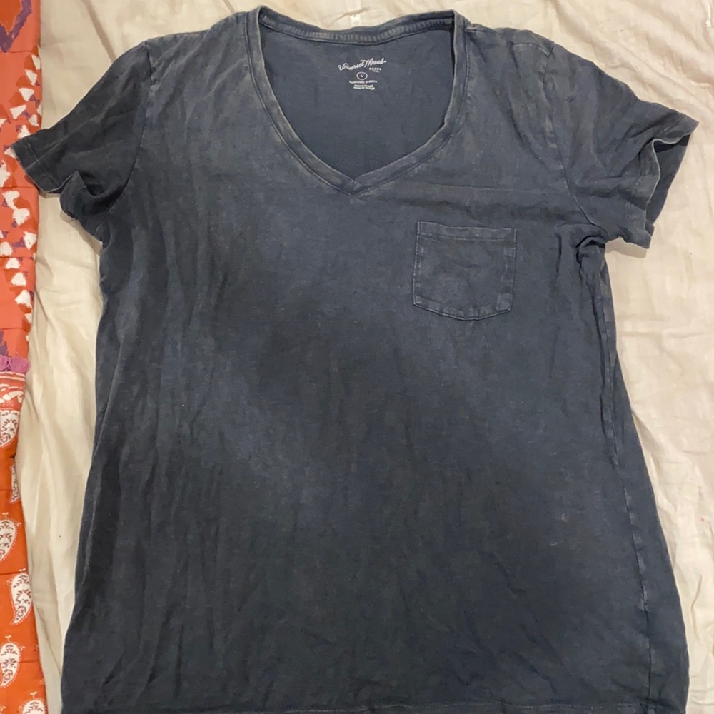 vneck tee